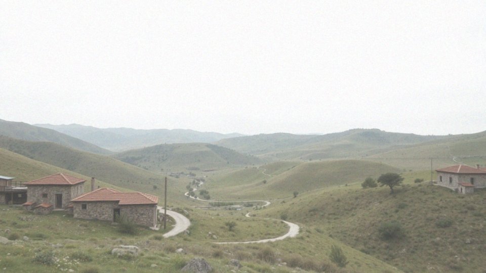 Ile osób zamieszkuje Kosowo?